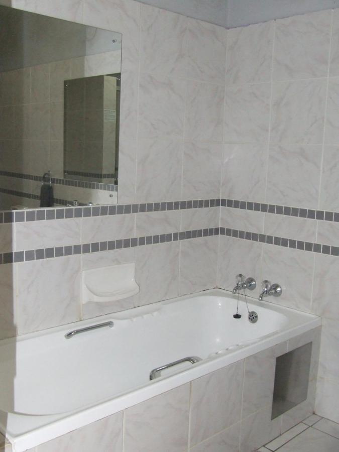 Kruger's Guest House White River Extérieur photo